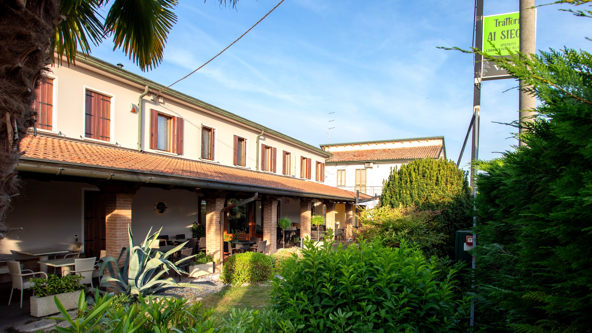 Ingresso della trattoria